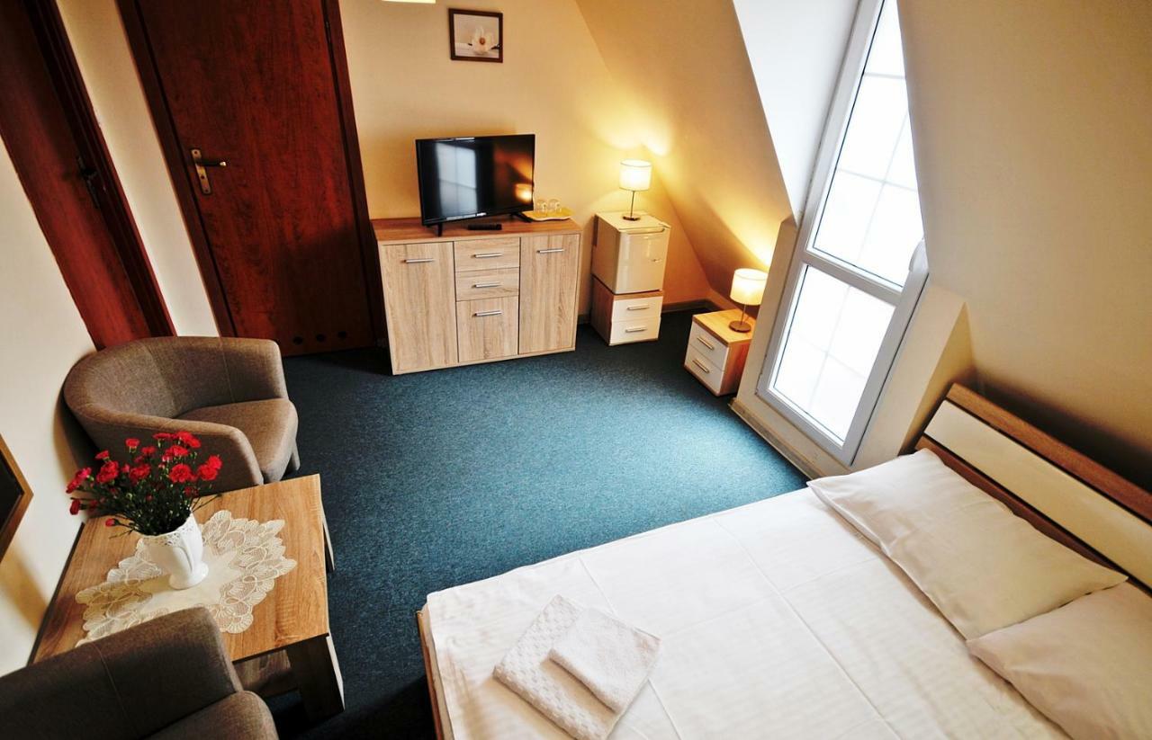 Dworek Familijny Kolobřeh Exteriér fotografie