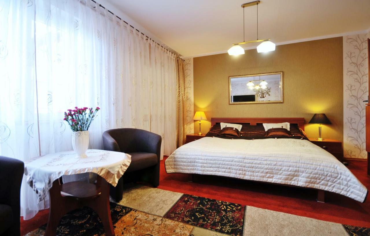 Dworek Familijny Kolobřeh Exteriér fotografie